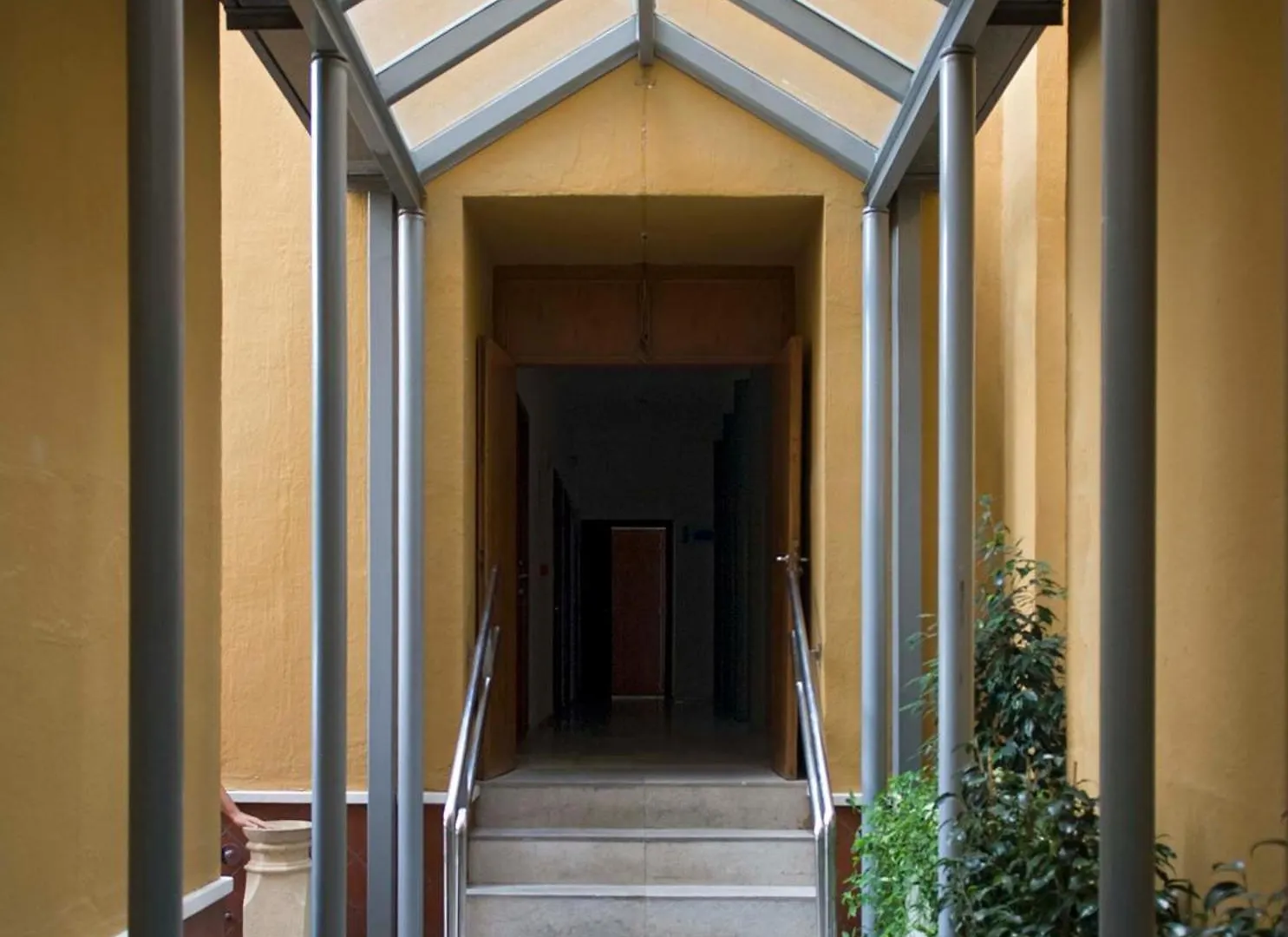 Hostal Albergue Inturjoven Córdoba